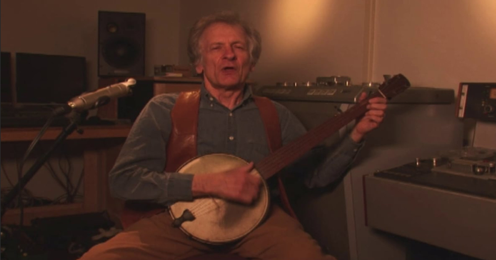 Mike Seeger performs Walking Boss in the Smithsonian Folkways Studio